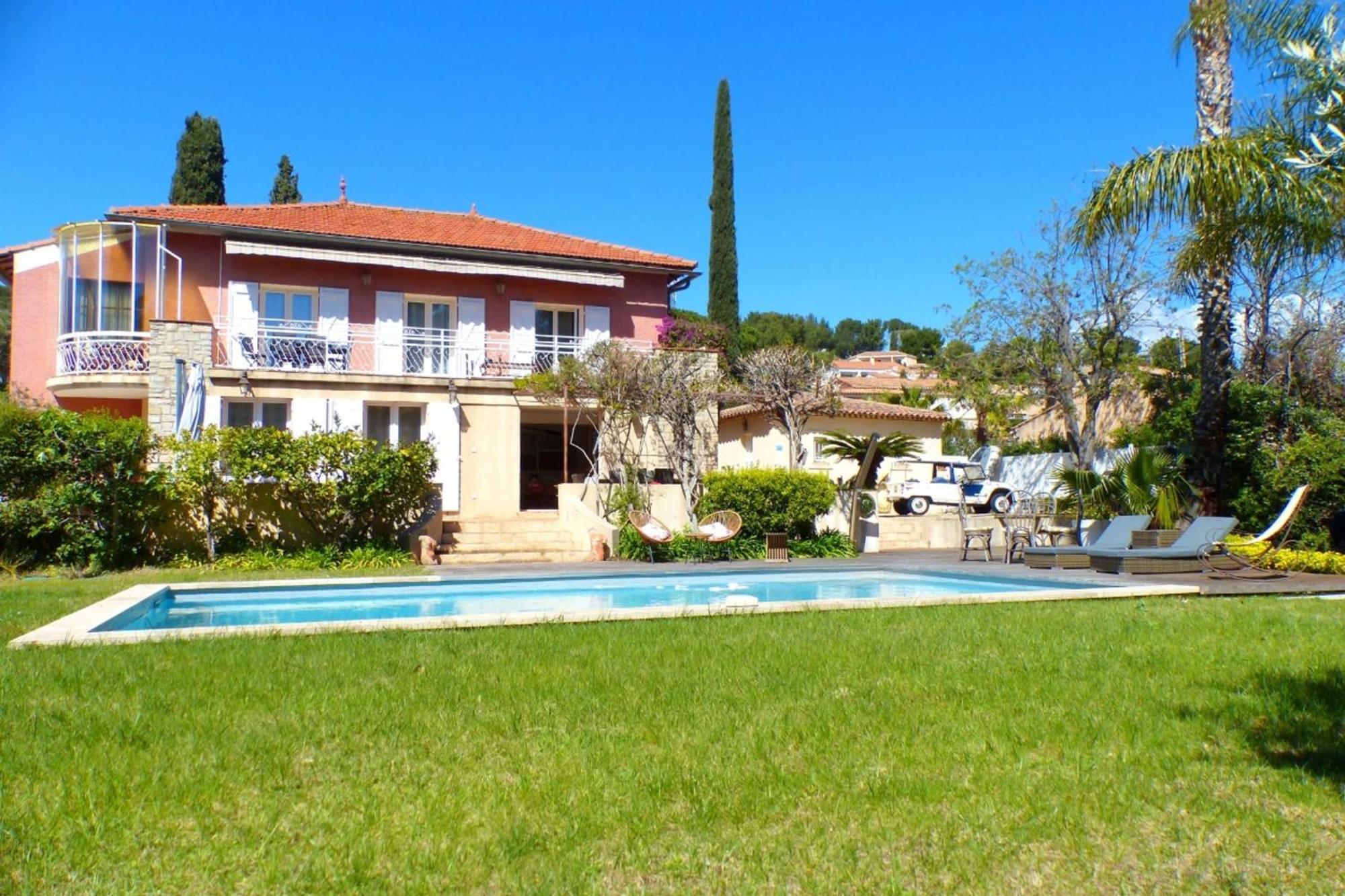House With Pool In Dom wakacyjny